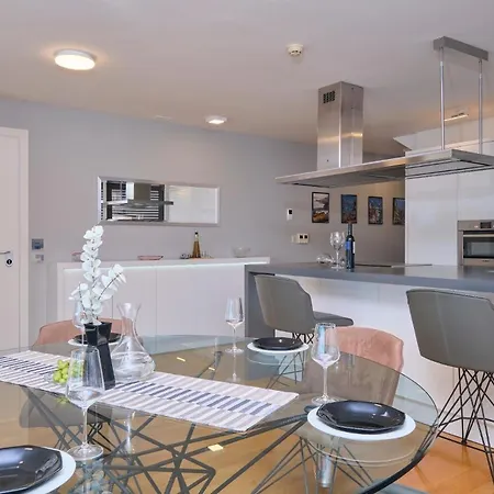 아파트 Ferienwohnung Fur 6 Personen Ca 145 Qm In Split, Dalmatien Mitteldalmatien *